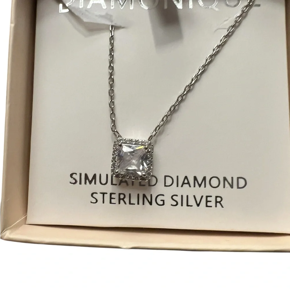 EUC~Diamonique halo Sterling Silver .925 Cubic Zirconia Halo Necklace Length 18”